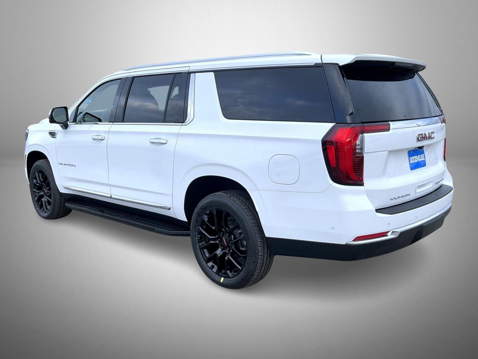 New 2026 Summit White GMC Elevation image 7