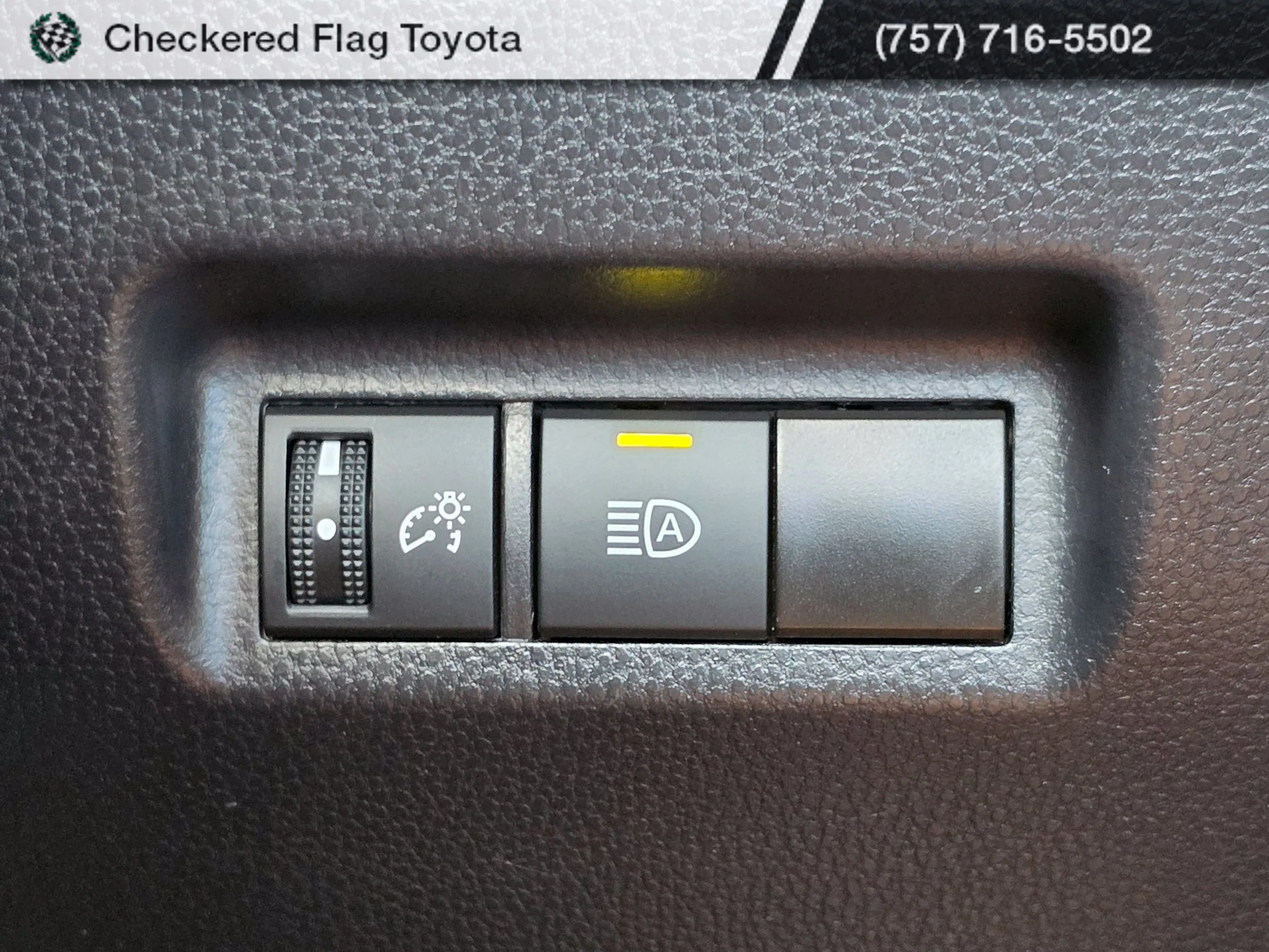 Used 2025 Silver Sky Metallic Toyota XLE image 17