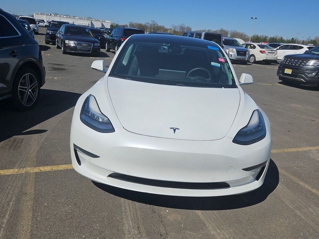 Used 2020 White Tesla Standard Range Plus image 3