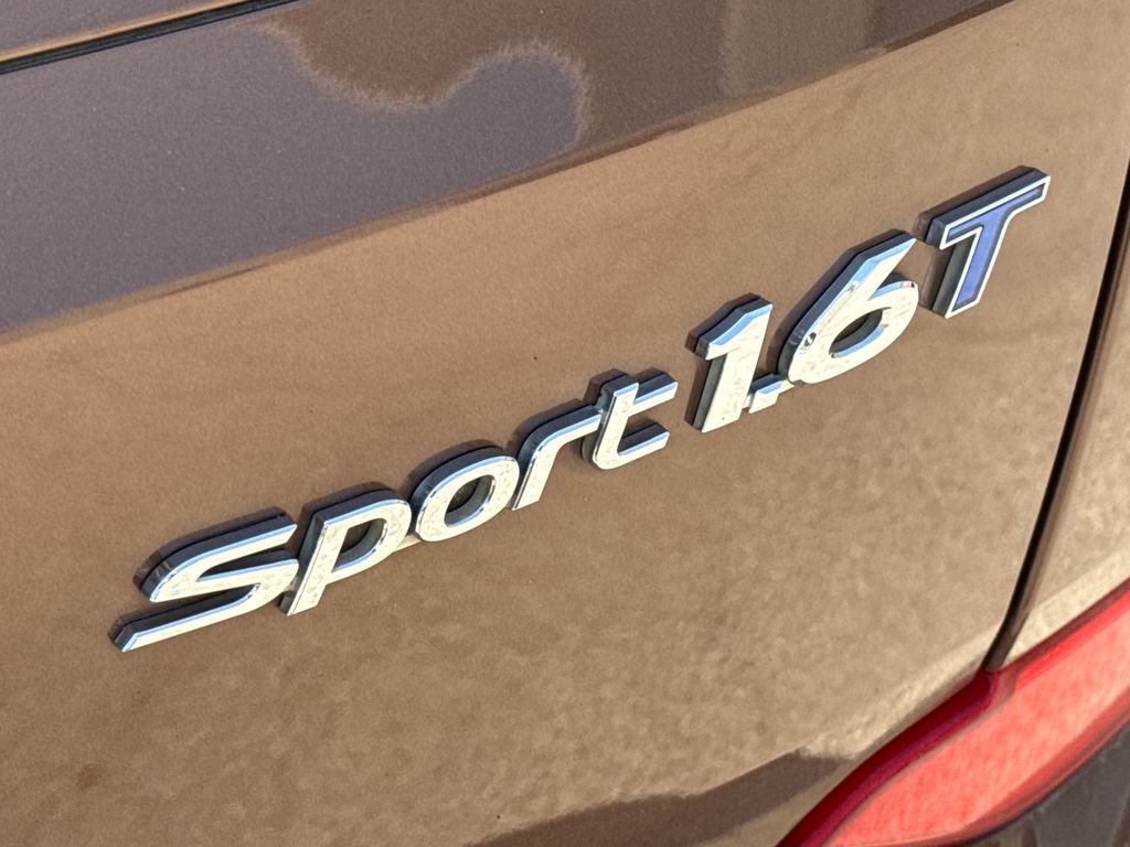 Used 2017 Beige Hyundai Sport image 8