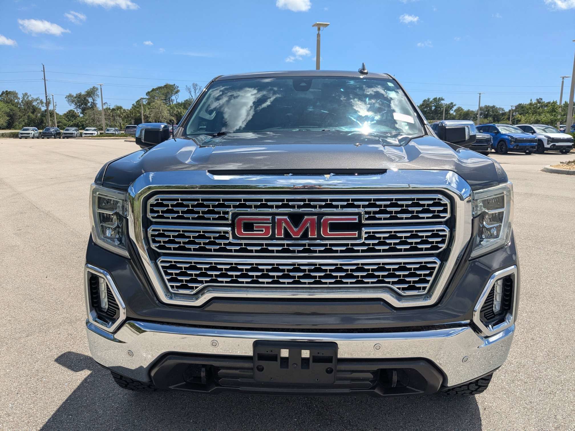 Used 2019 Smokey Quartz Metallic GMC SLT image 3