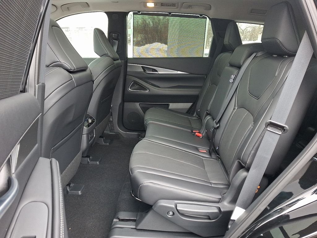 New 2026 MINERAL BLACK INFINITI Luxe AWD image 6