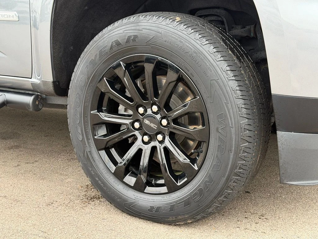 Used 2022 Gray GMC Elevation image 25