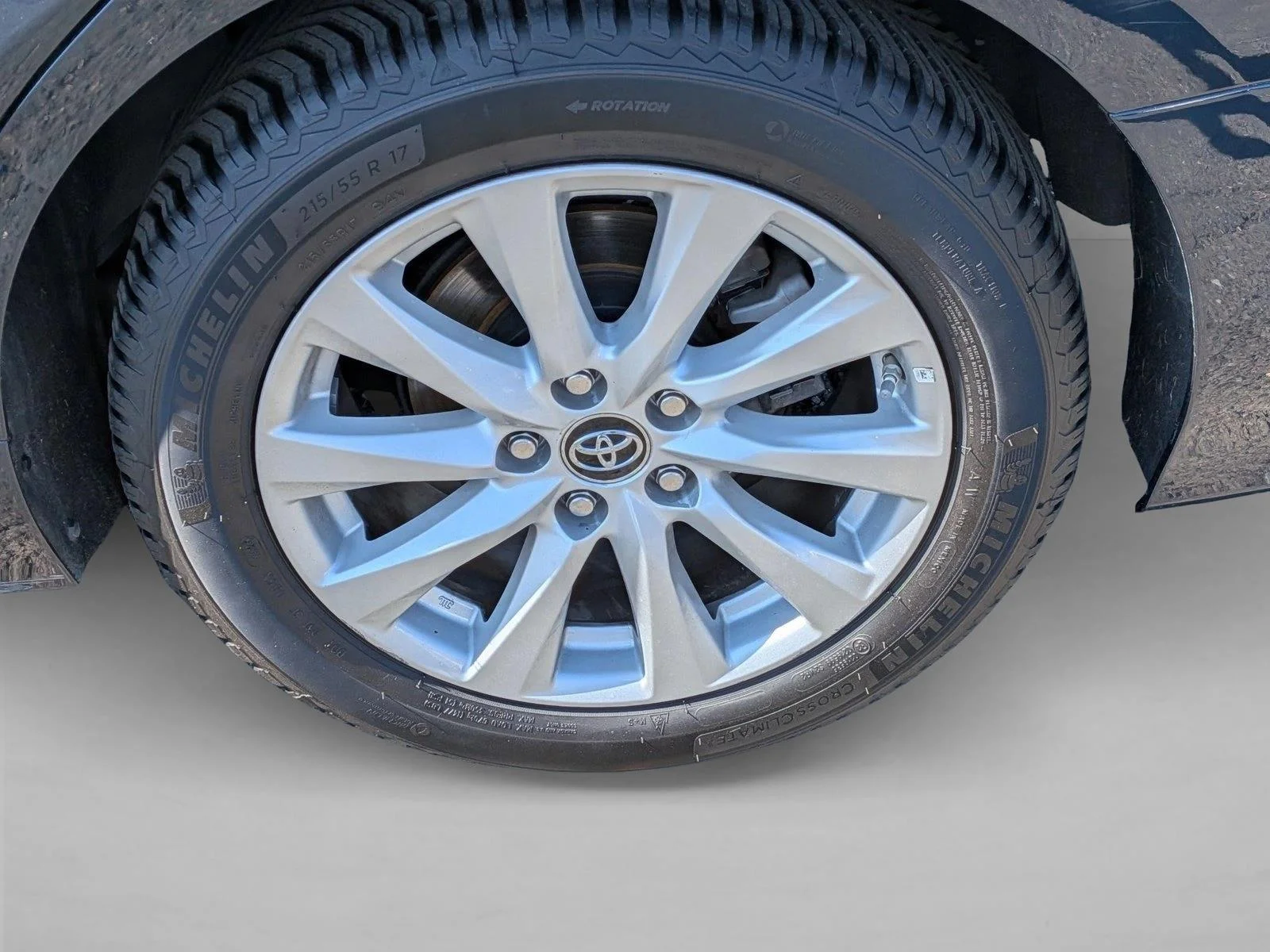 Used 2019 Galactic Aqua Mica Toyota LE image 21