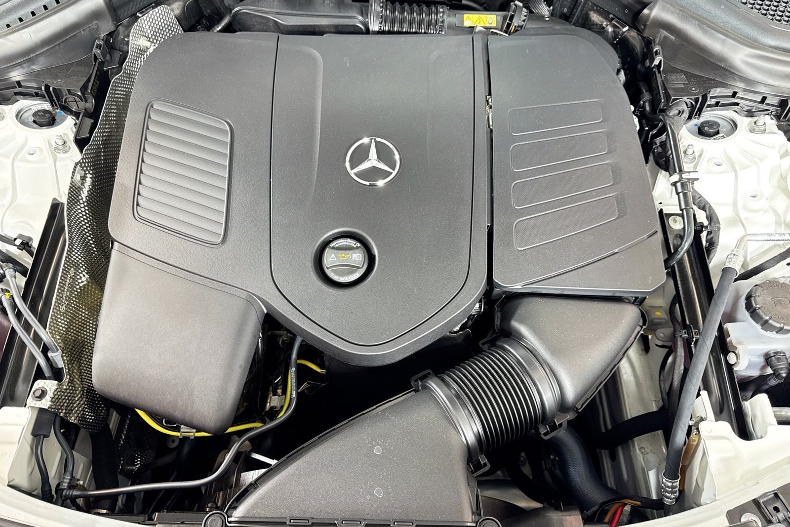 New 2026 Polar White Mercedes-Benz GLC 300 image 27