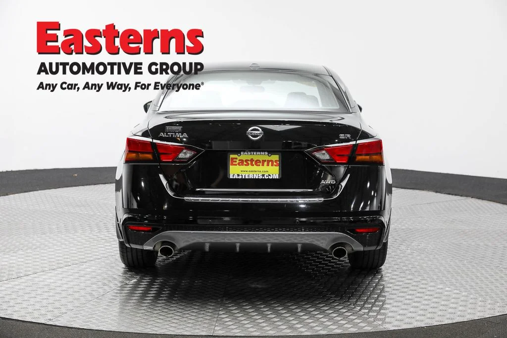 Used 2022 Black Nissan 2.5 SR image 6