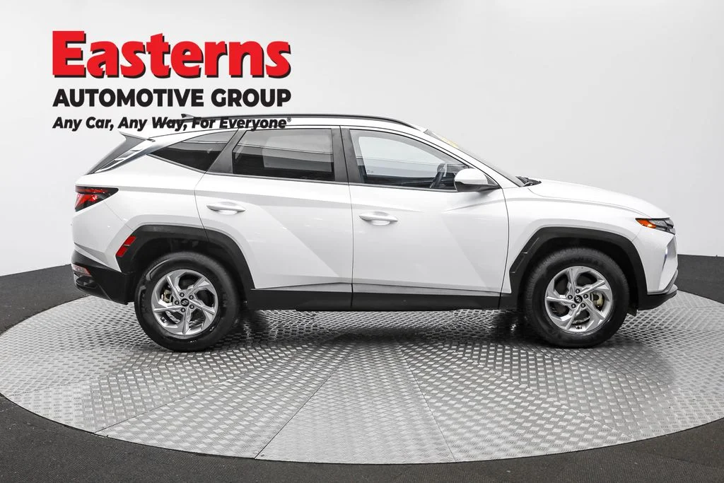Used 2024 White Hyundai SEL image 4