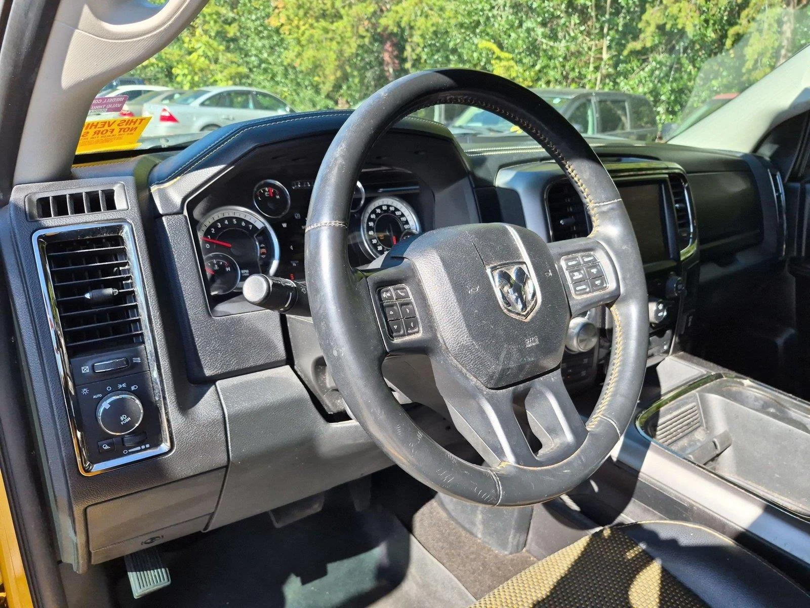 Used 2016 BRIGHT WHITE CLEARCOAT RAM SPRT image 18