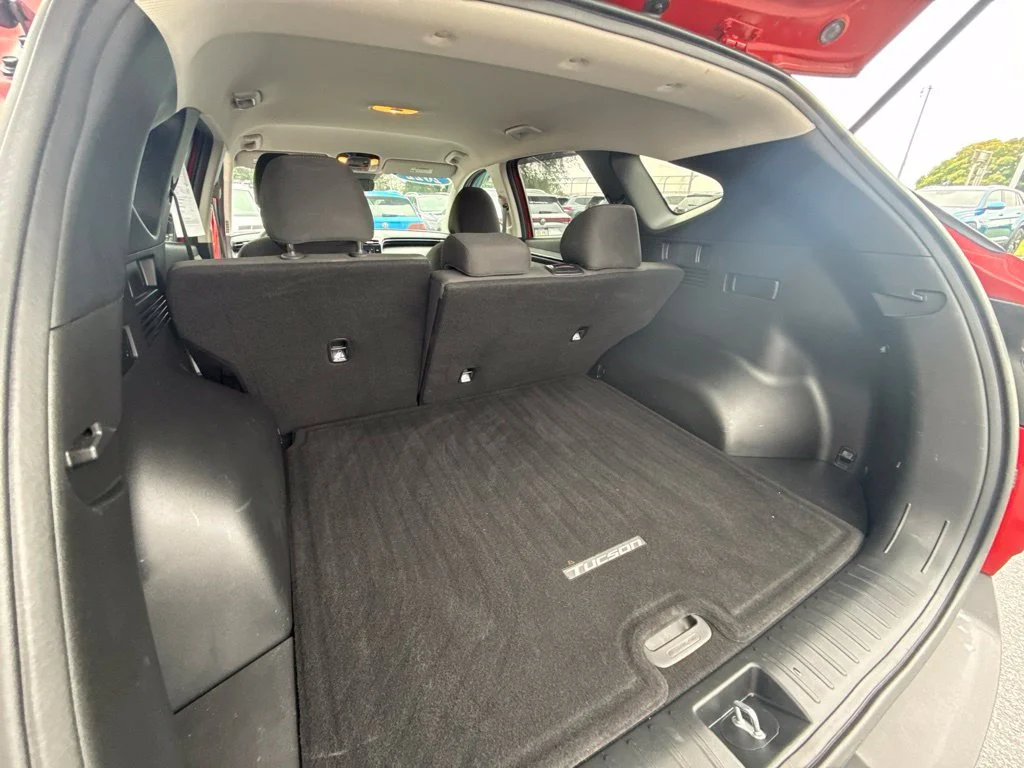 Used 2022 Calypso Red Hyundai SEL image 25