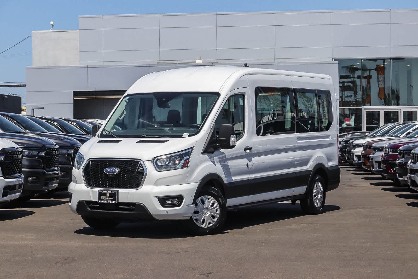 2023 Ford Transit Passenger Wagon XLT