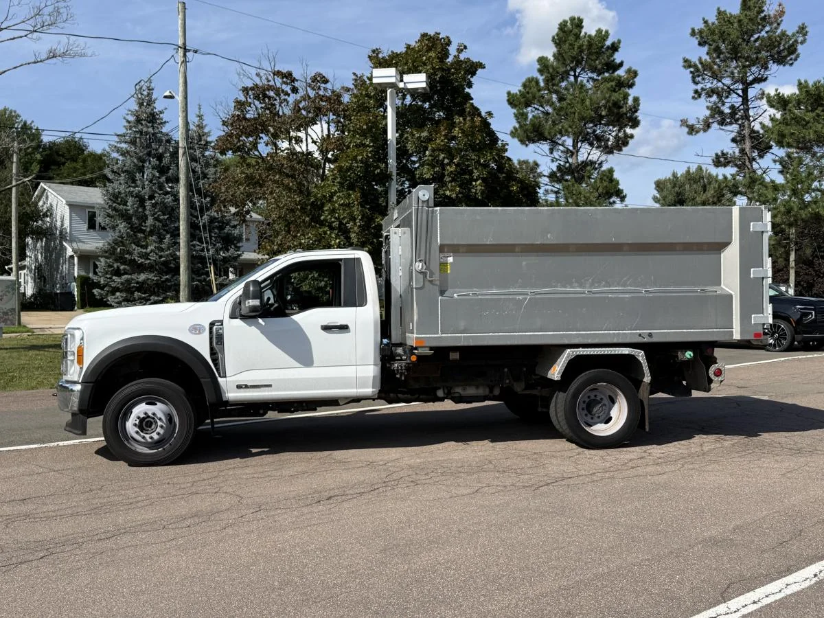 Used 2023 White Ford XLT 4x4 Power Stroke Kargo King Hooklift image 5