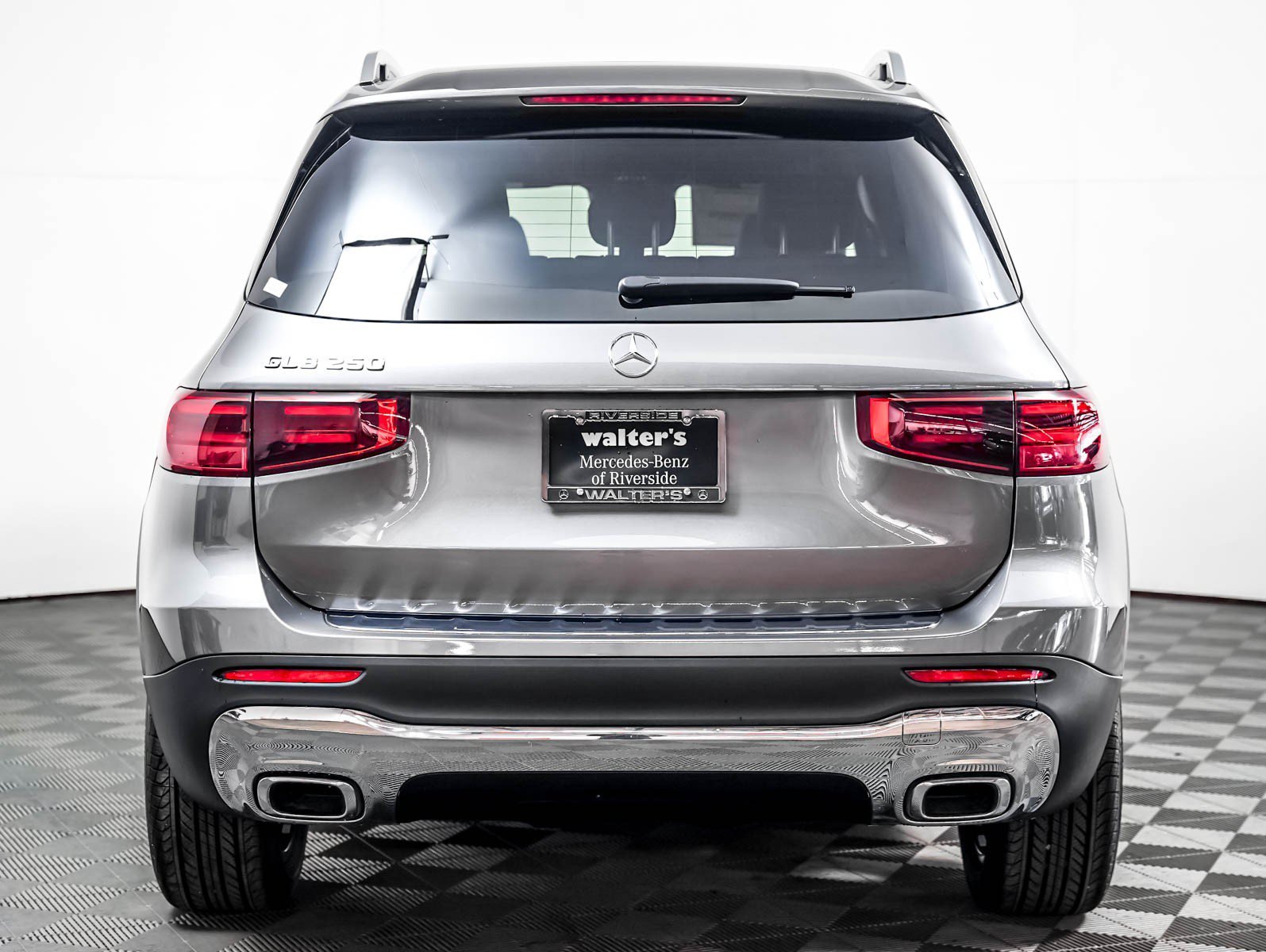 New 2026 Mountain Grey Metallic Mercedes-Benz GLB 250 image 7