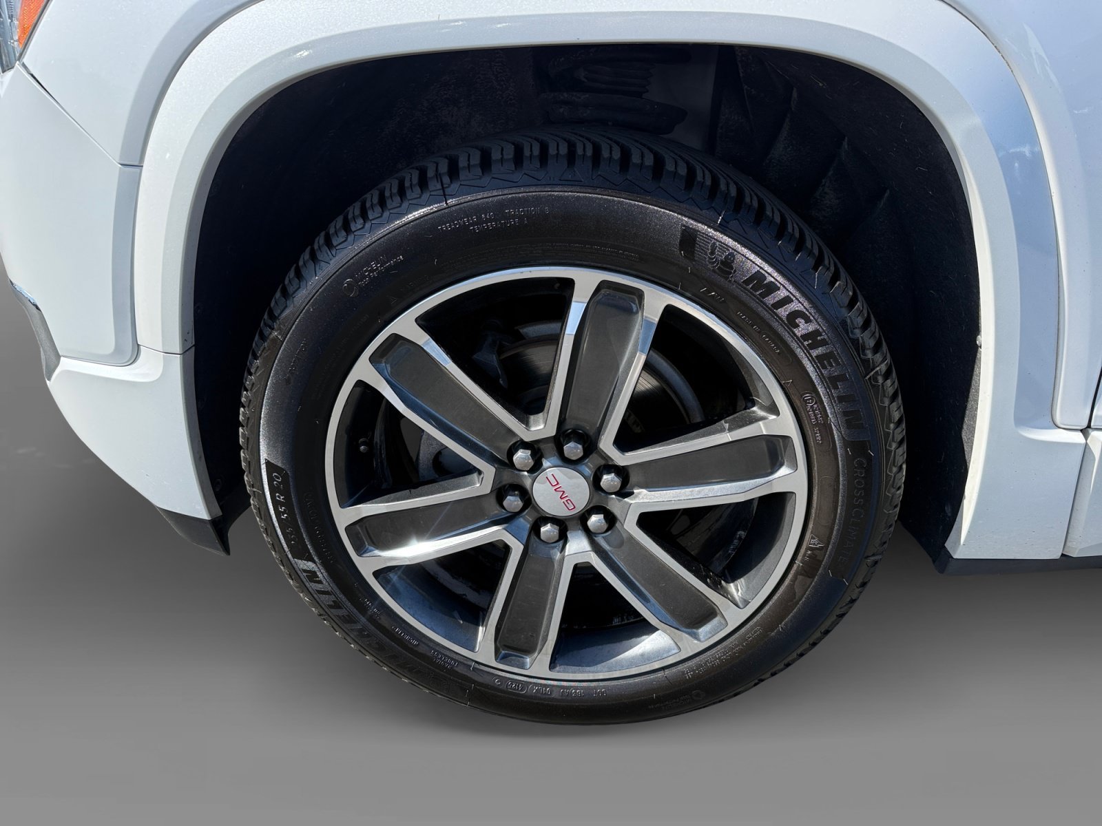 Used 2017 White Frost GMC Denali image 9
