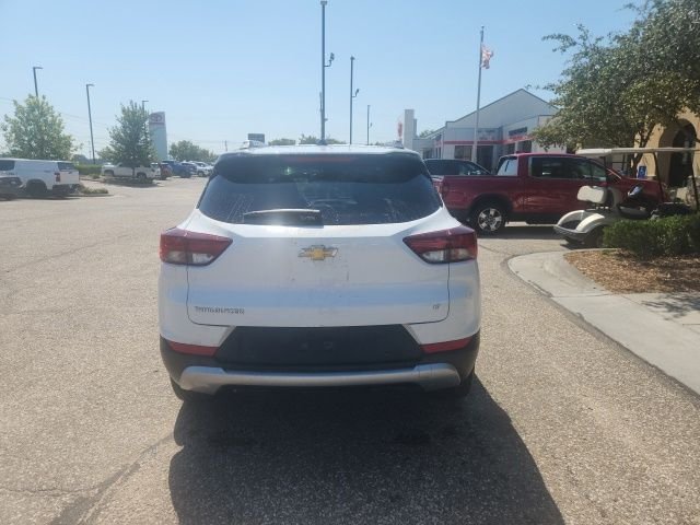 Used 2022 Summit White Chevrolet LT image 2