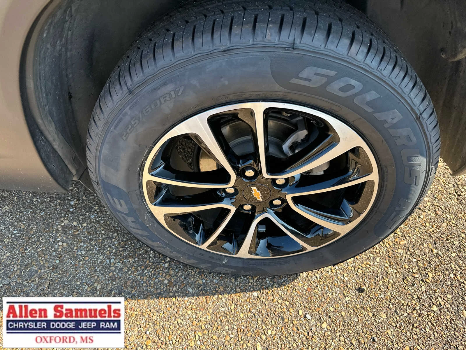 Used 2025 Mosaic Black Metallic Chevrolet LT image 39