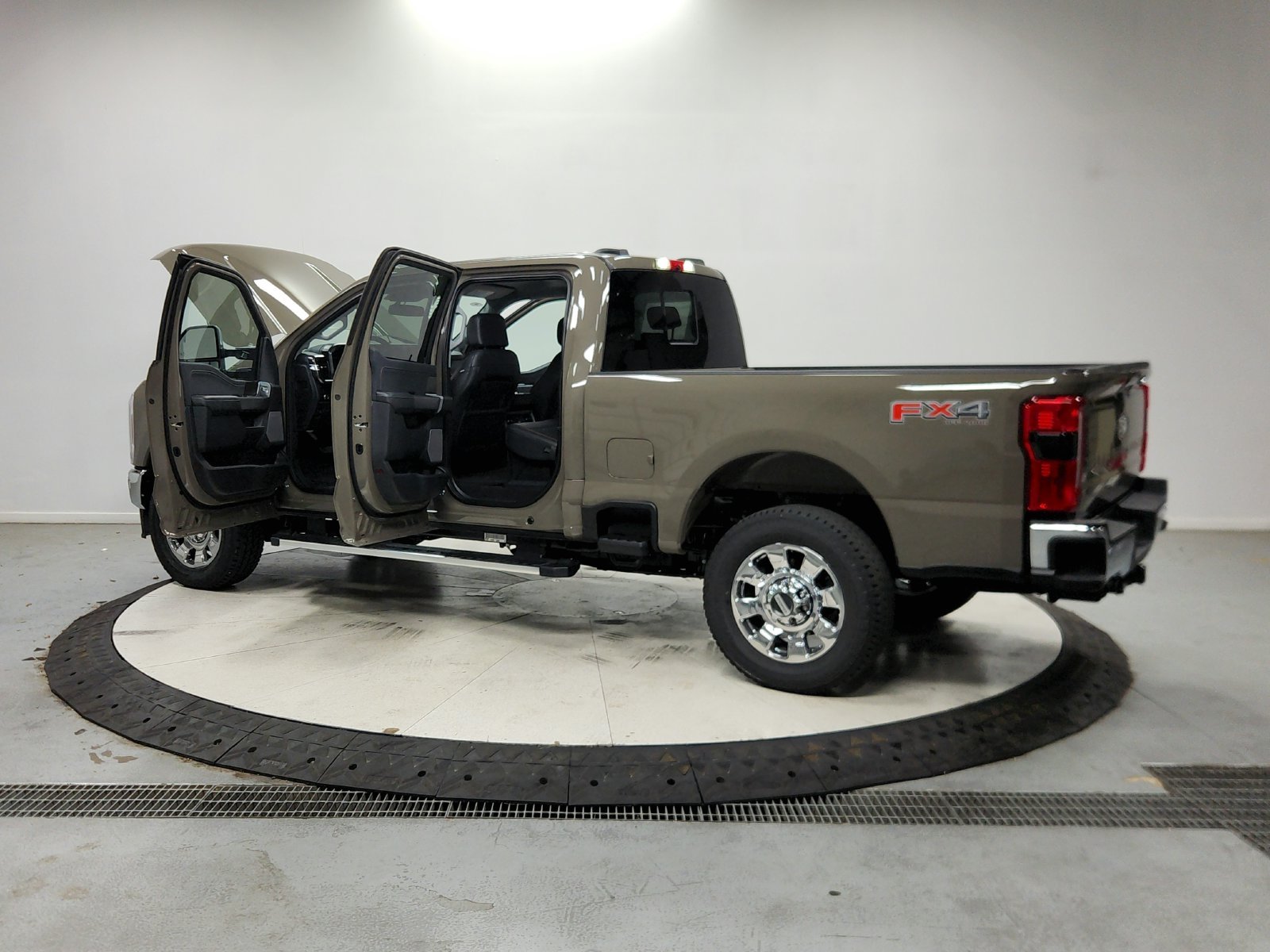 New 2027 Marsh Gray Metallic Ford F-250® Lariat® image 14