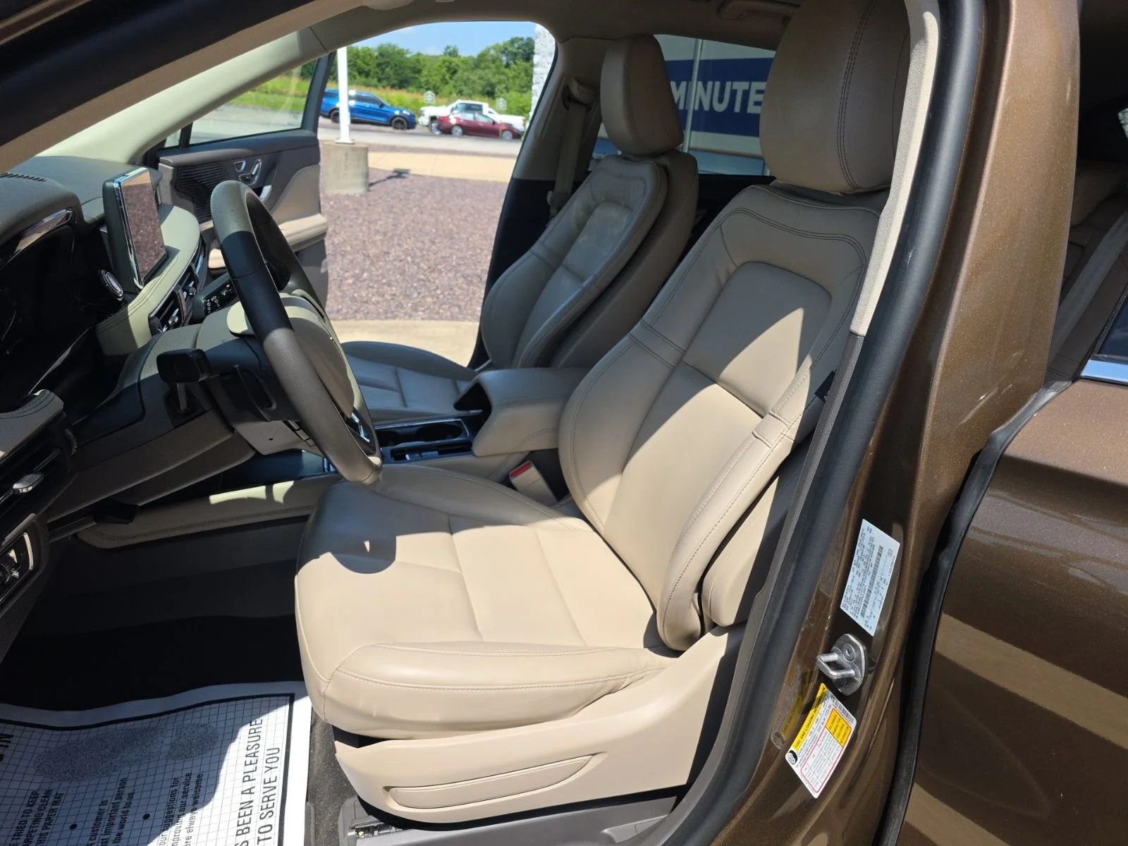 Used 2022 Smoke Metallic Lincoln Standard image 23