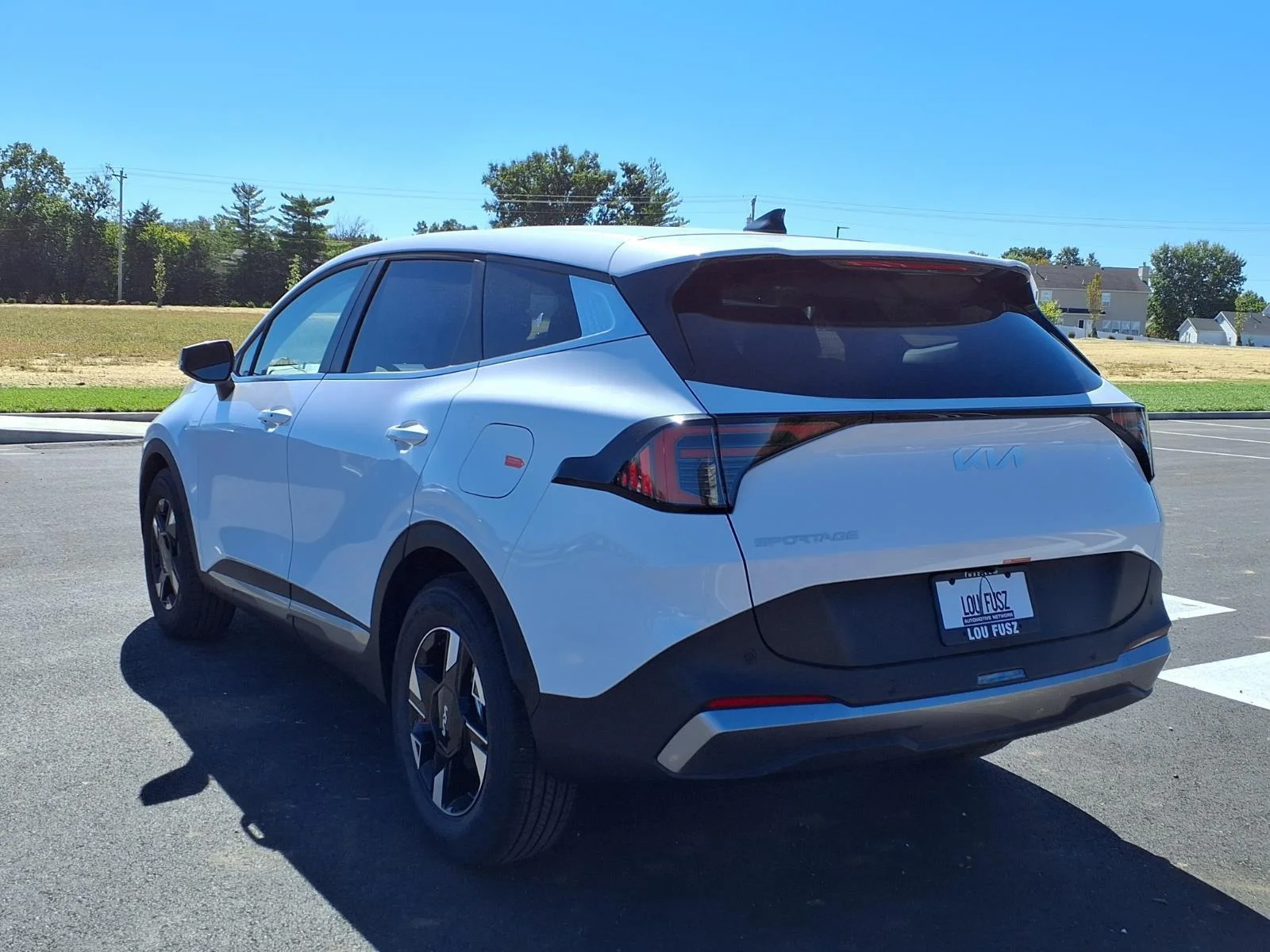 New 2026 Glacial White Pearl Kia LX image 2