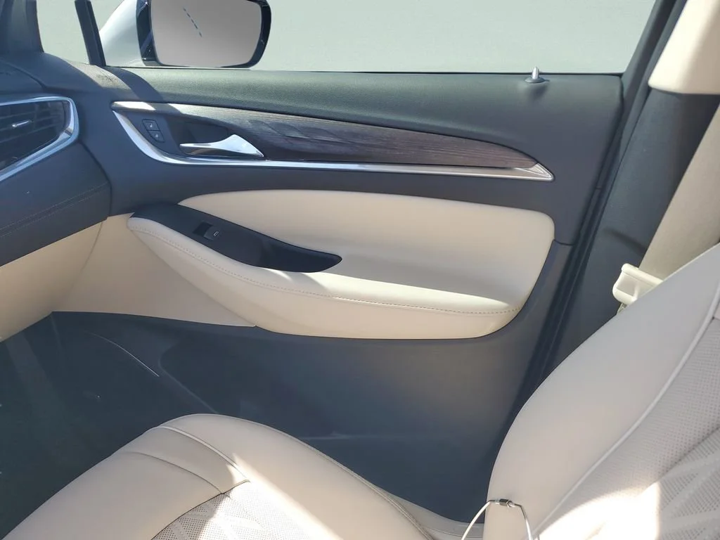 Used 2023 White Frost Tricoat Buick Avenir image 13