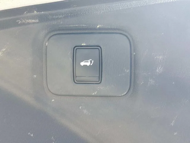 Used 2020 Silver Nissan Platinum image 15