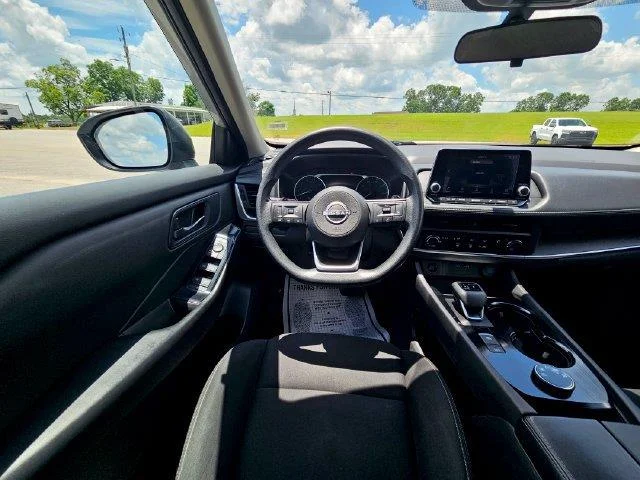 Used 2024 Silver Nissan S image 13