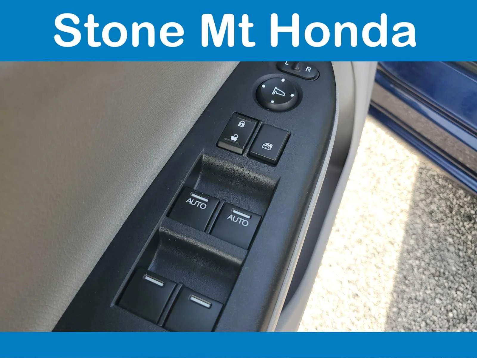 Used 2015 Obsidian Blue Pearl Honda EX-L image 18