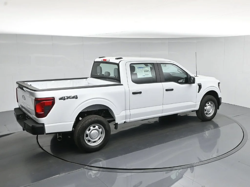 New 2026 White Ford XL image 38