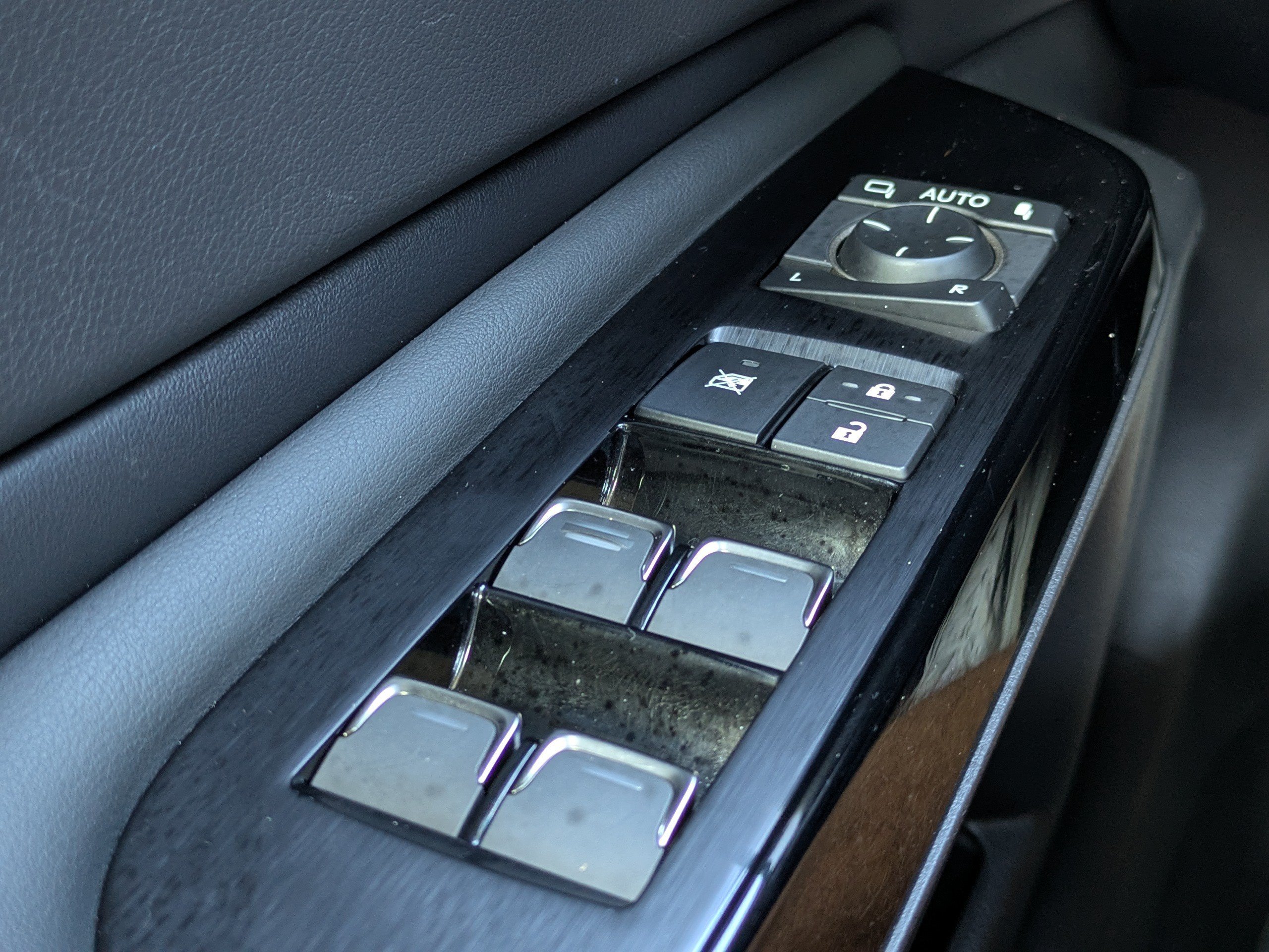 2022 Lexus ES 350 - Photo 24