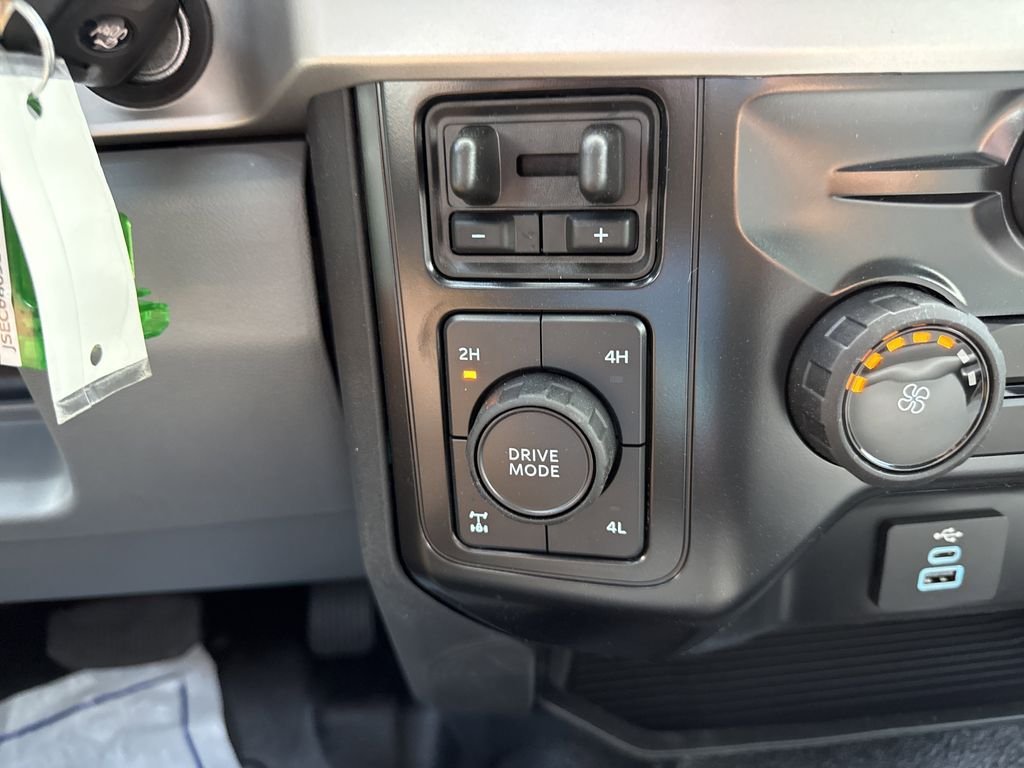 2025 Ford F-250 Super Duty XL - Photo 28