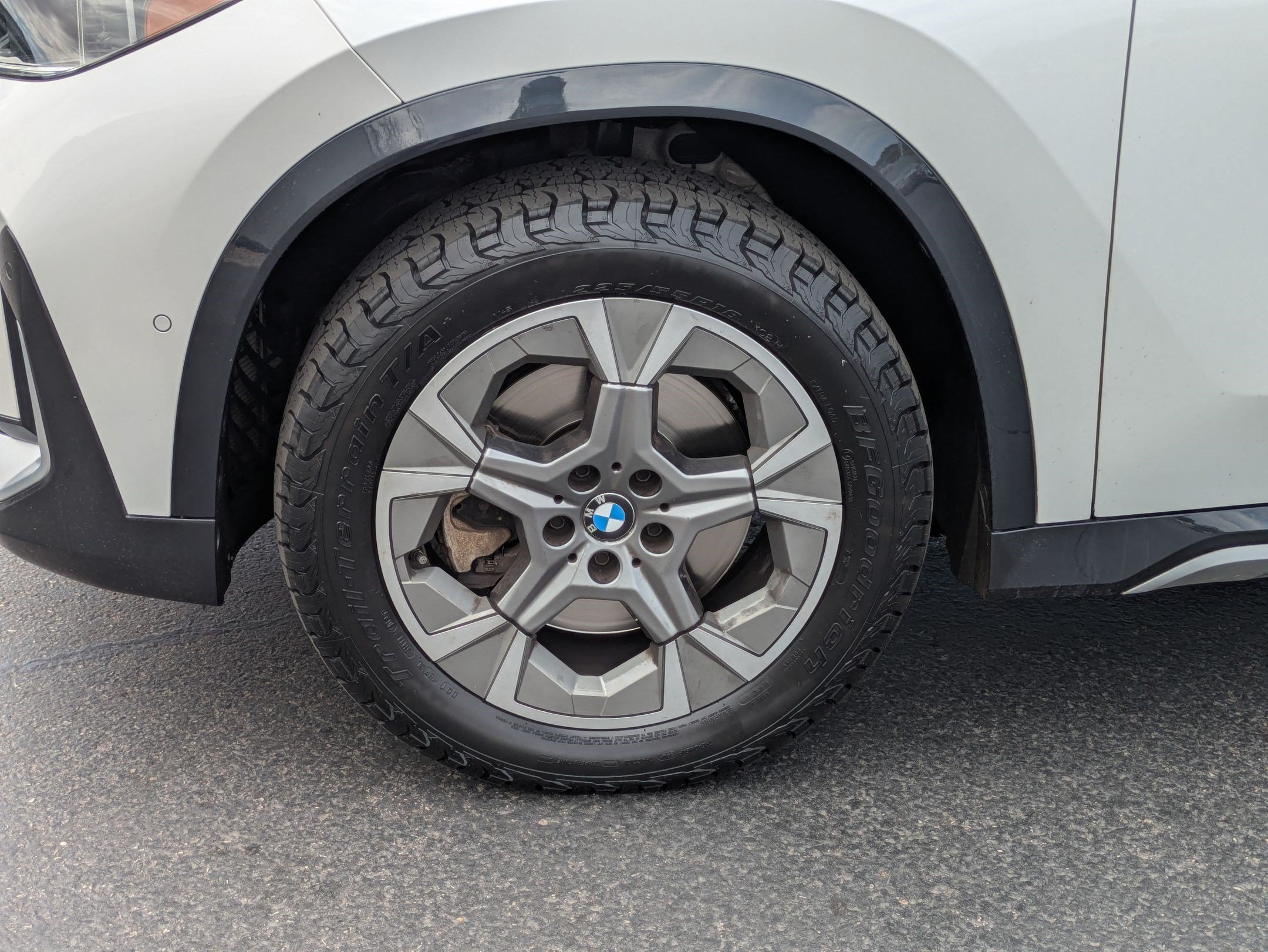 Used 2024 Mineral White Metallic BMW xDrive28i image 10