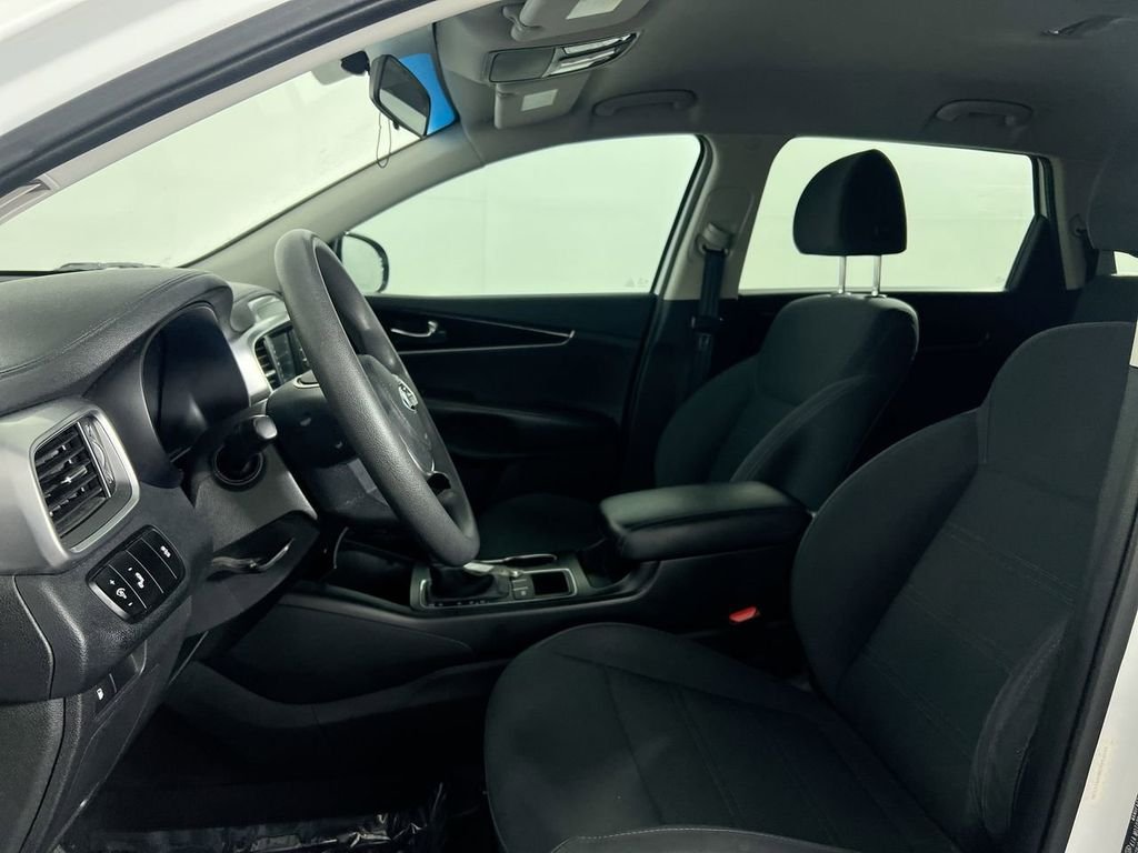 Used 2019 White Kia LX image 12