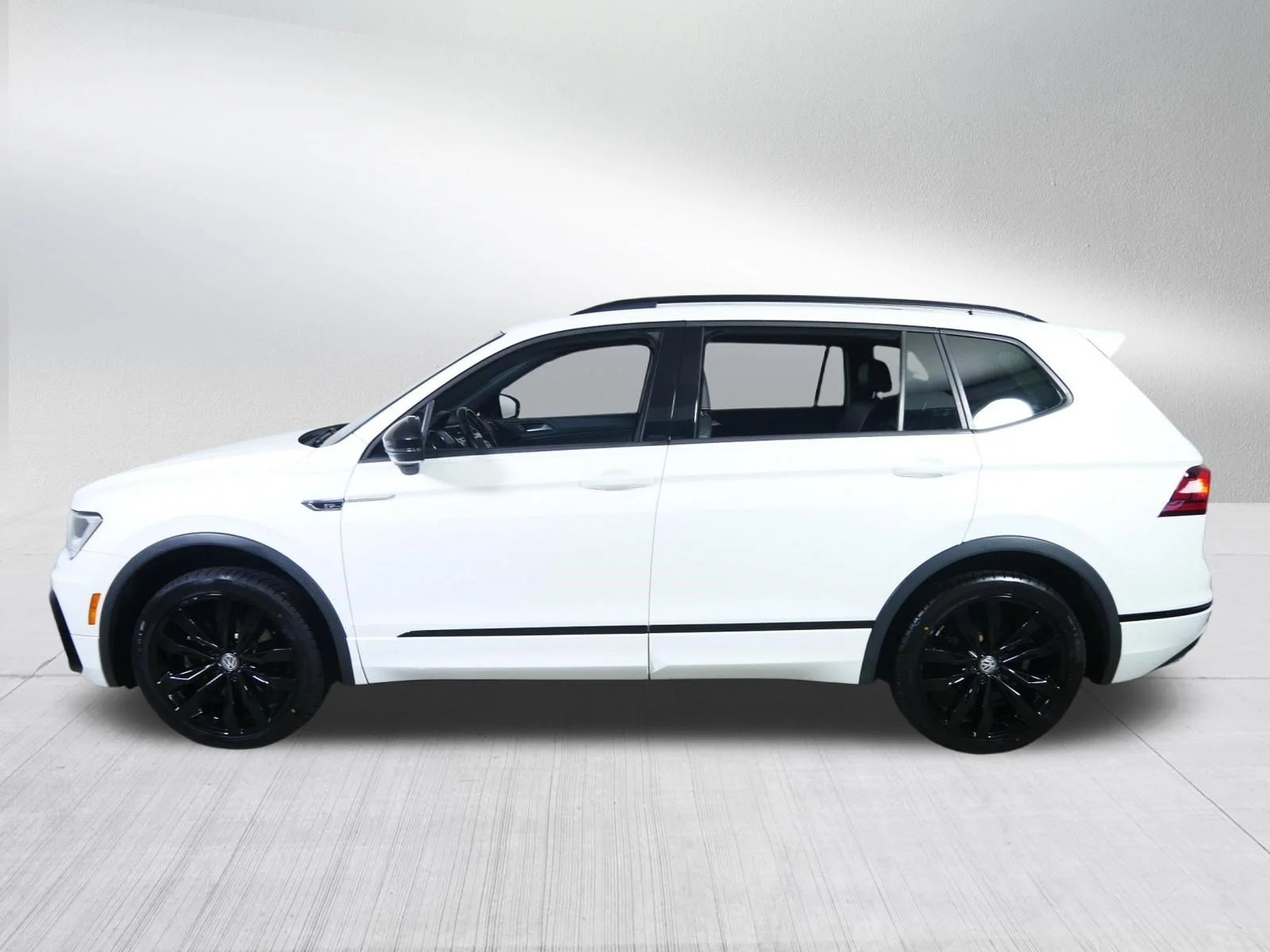 Used 2021 Pure White Volkswagen SE R-Line Black image 4