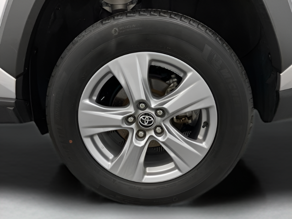Used 2025 Silver Sky Metallic Toyota XLE image 44