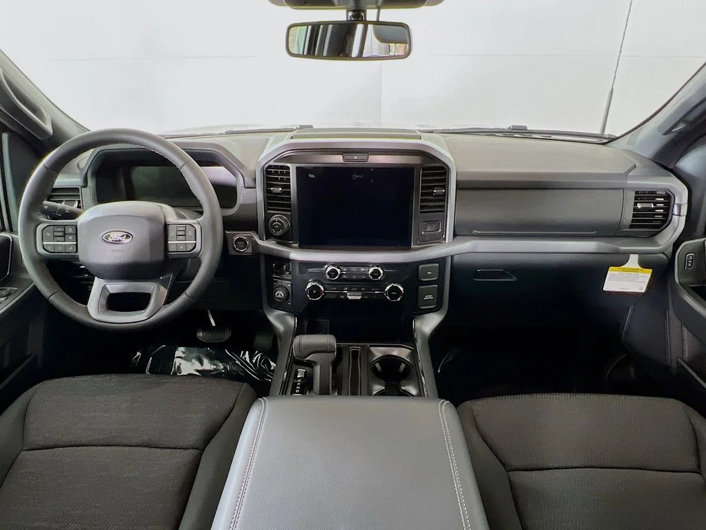 New 2026 Carbonized Gray Metallic Ford XLT image 7