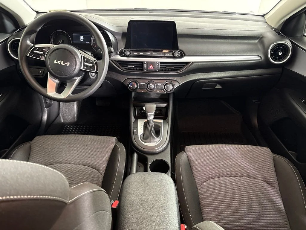 Used 2024 Red Kia LXS image 12