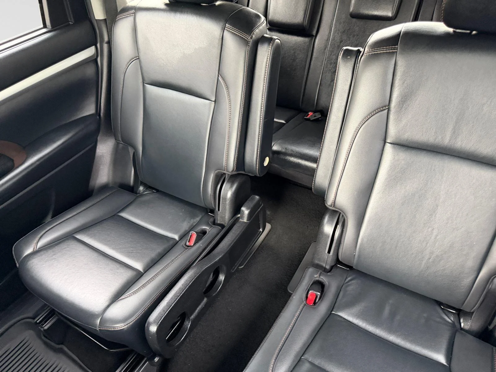 Used 2019 Celestial Silver Metallic Toyota XLE image 14