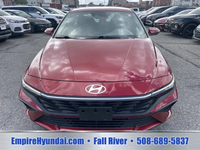 Used 2024 Red Hyundai SE image 10