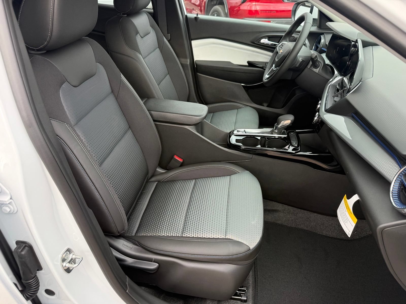 New 2026 Summit White Chevrolet LT image 31