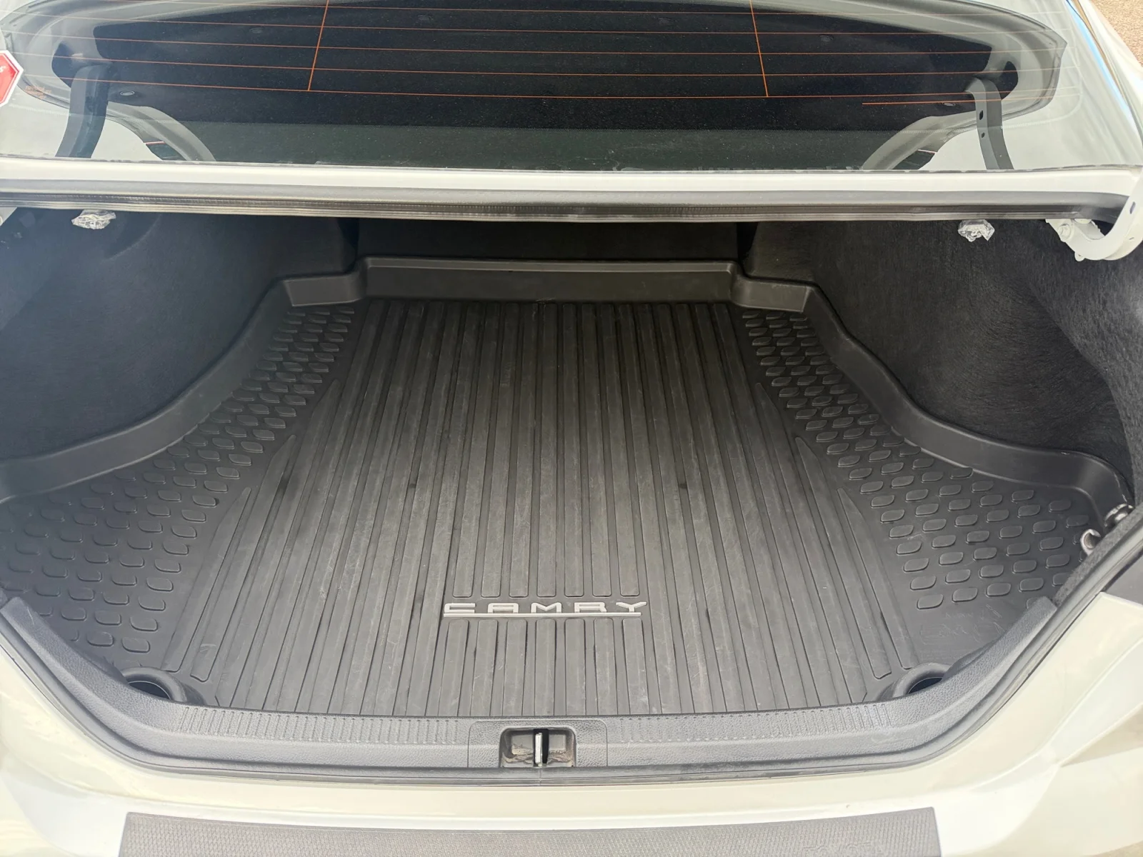 Used 2025 Wind Chill Pearl Toyota XSE image 16