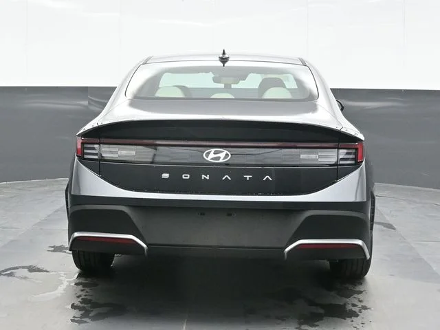 New 2026 Gray Hyundai SE image 2