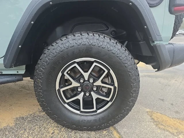 Used 2024 Gray Jeep Rubicon image 33