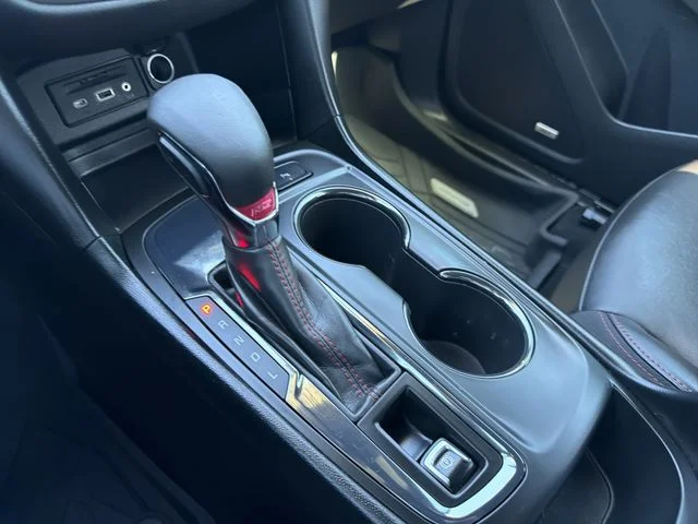 Used 2022 Red Chevrolet RS image 28