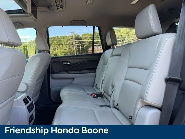 Used 2017 Blue Honda Touring image 36