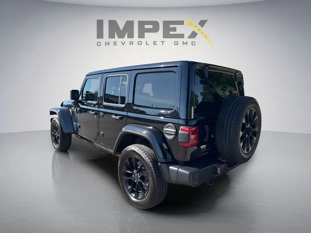 Used 2025 Black Jeep Sahara image 3