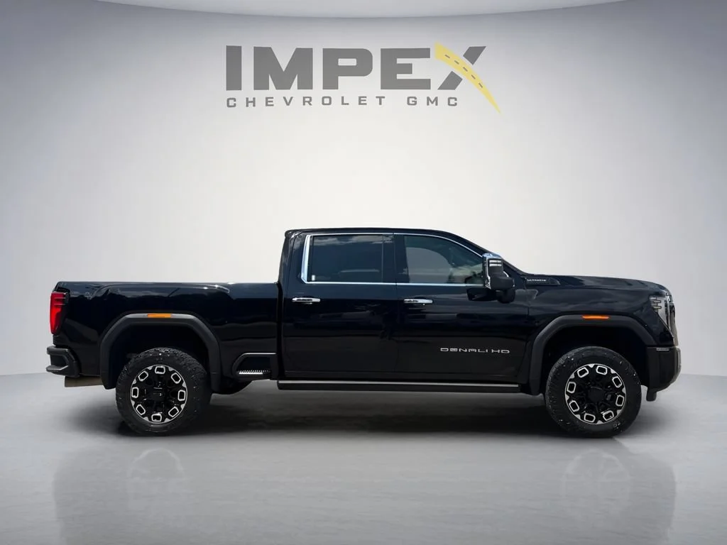 Used 2024 Onyx Black GMC Denali Ultimate image 6