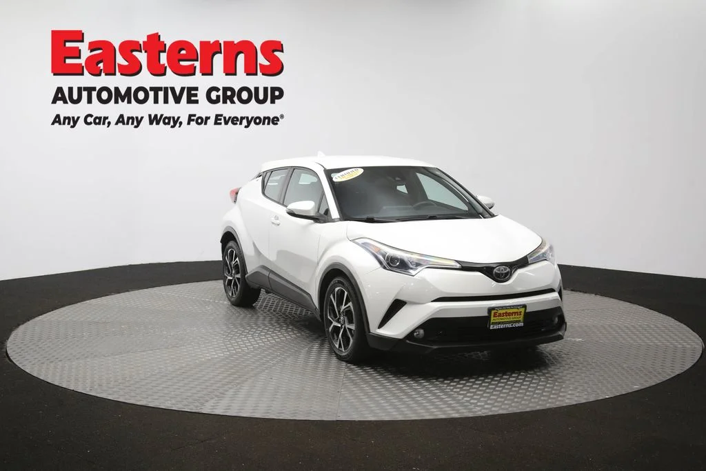 Used 2018 White Toyota XLE Premium image 50