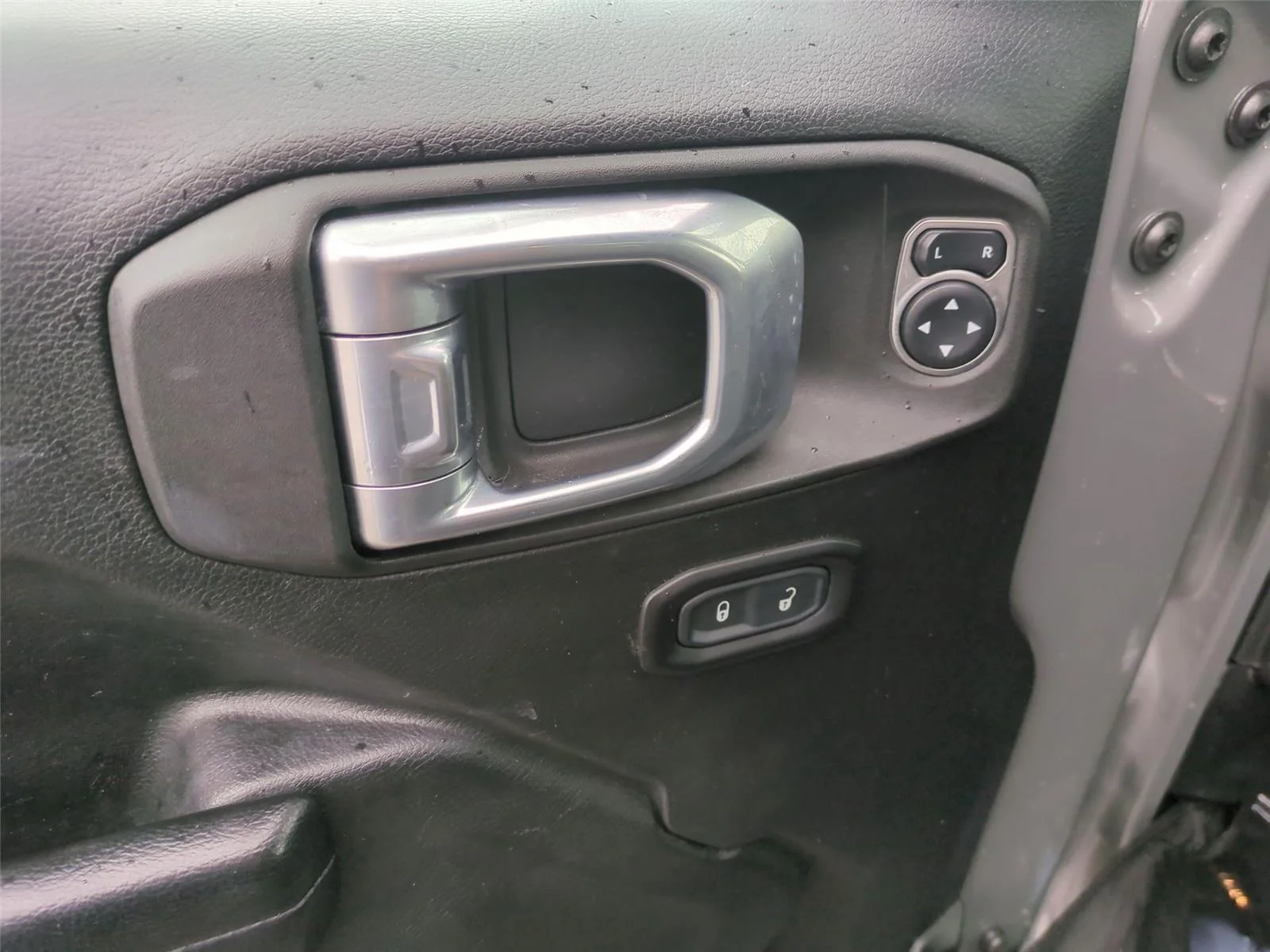 Used 2021 Granite Crystal Metallic Clearcoat Jeep Unlimited Sport S image 16