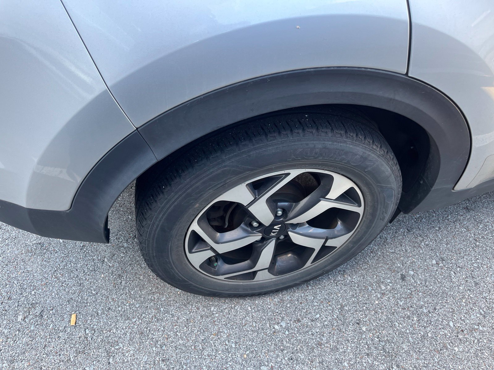 Used 2020 Sparkling Silver Kia LX image 5
