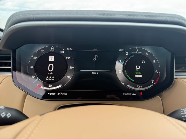 New 2026 Santorini Black Land Rover Dynamic SE image 14