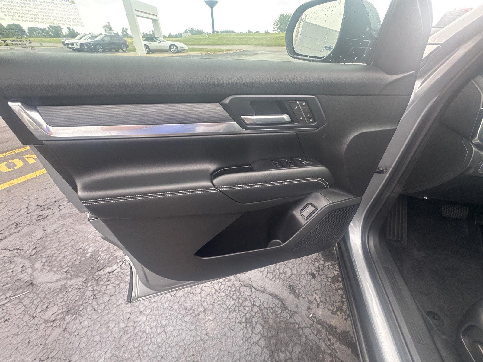 Used 2026 Sterling Metallic GMC Elevation image 9